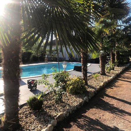 Villa Bergerac Avec Piscine Exterior photo
